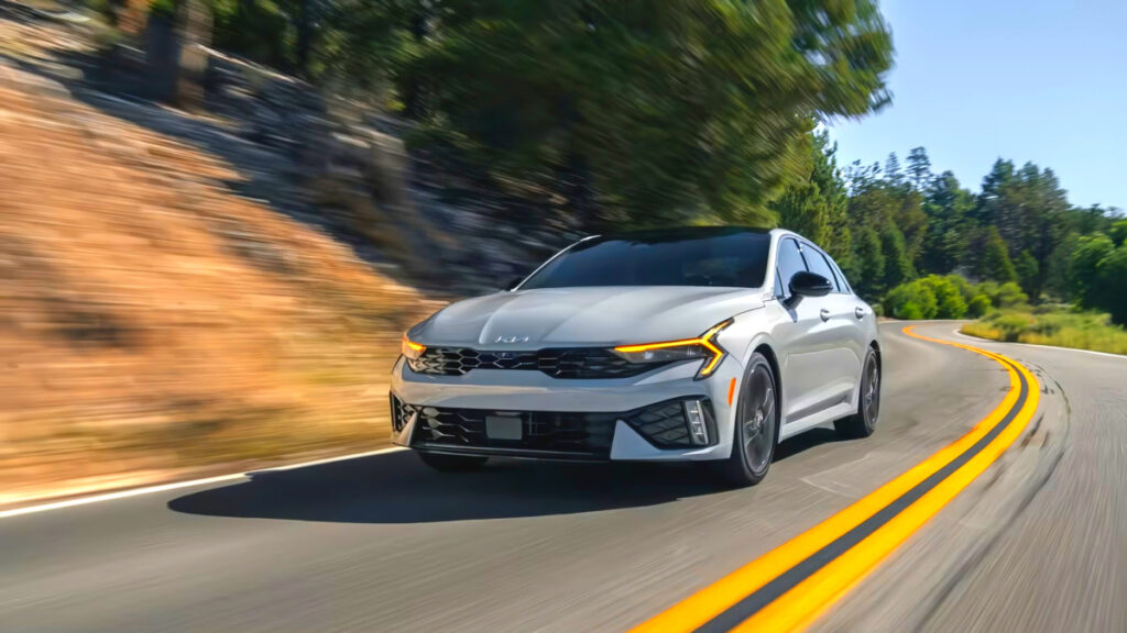 Kia unveils new K5 imagery