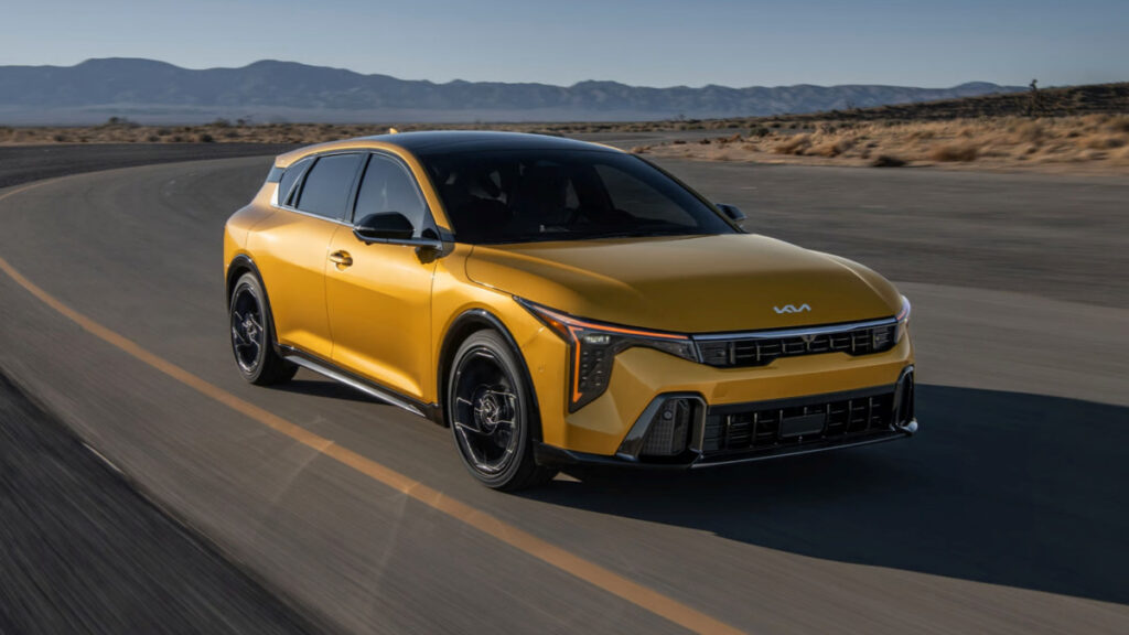 Kia K4 hatchback revealed (2)