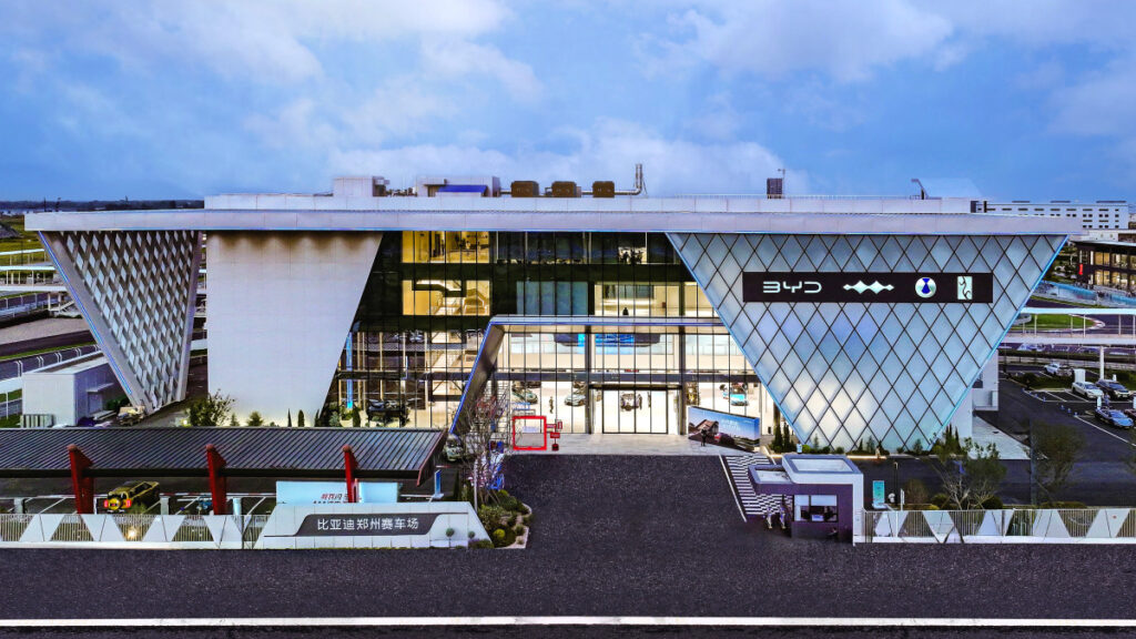 byd-export-target-1-5-million-units-2026-china-market-slowdown (5)
