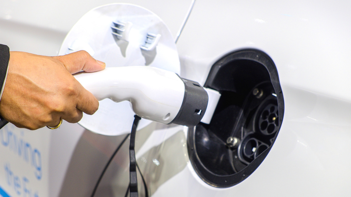 ev-subsidy-early-depletion-commercial-vehicle-surge (1)