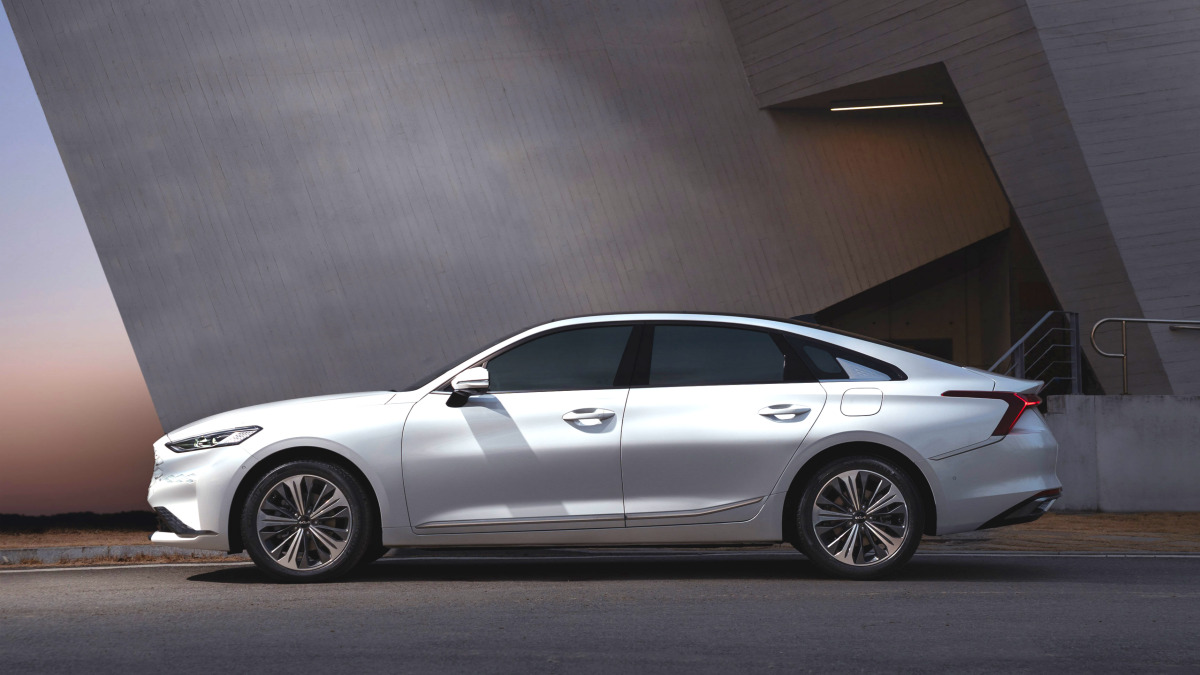 kia-k8-hybrid-used-car-value-king-2026 (1)