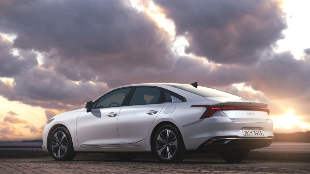 kia-k8-hybrid-used-car-value-king-2026 (4)