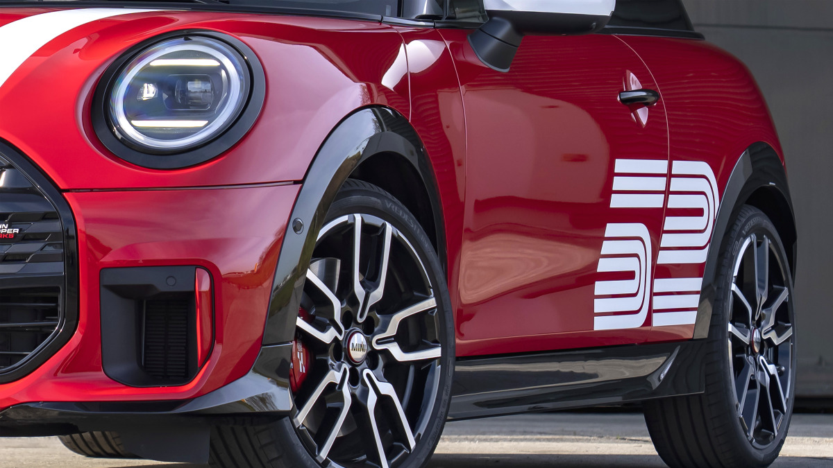 mini-1965-victory-edition-korea-launch (1)