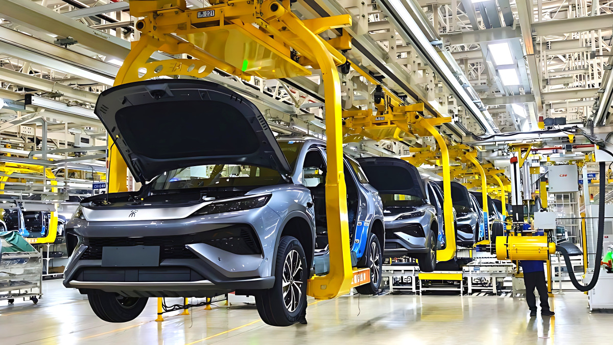 tesla-disassembled-chinese-ev-byd-overtakes-sales (1)