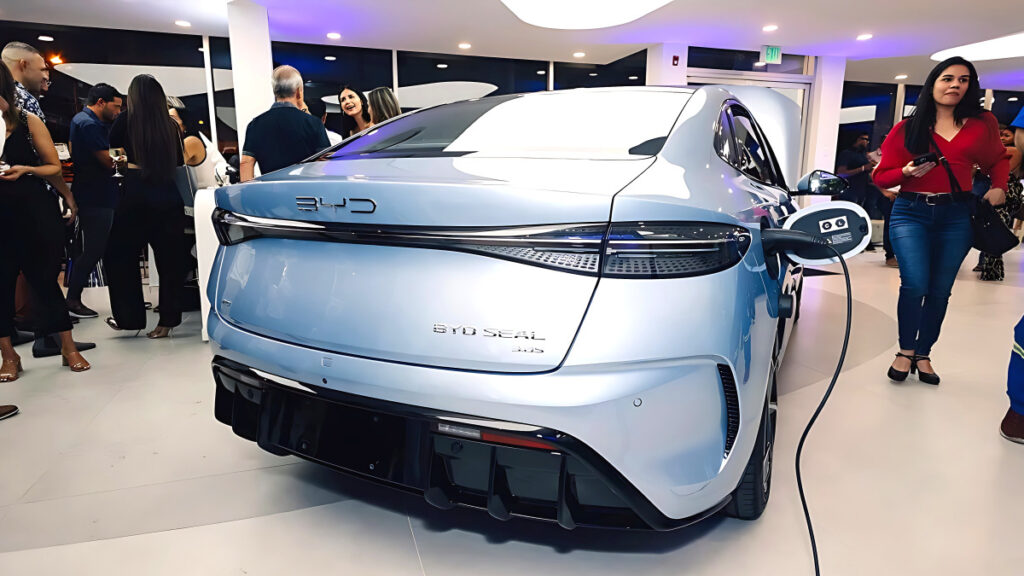 tesla-disassembled-chinese-ev-byd-overtakes-sales (5)