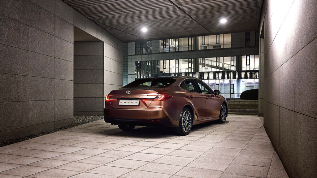 toyota-camry-hybrid-owner-review-94-points (5)